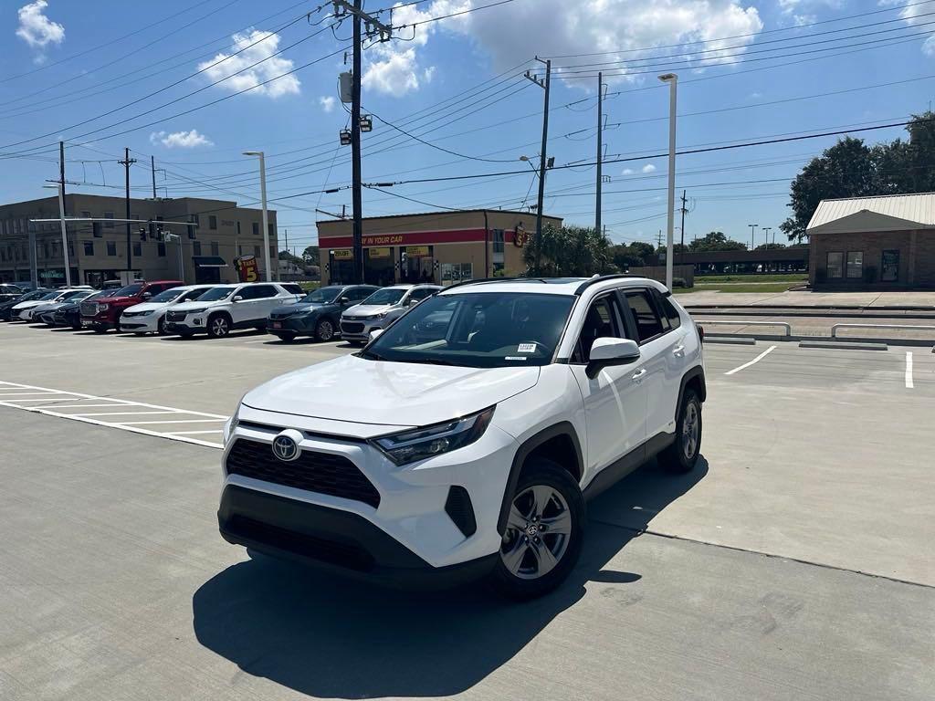 2022 Toyota RAV4 Hybrid XLE