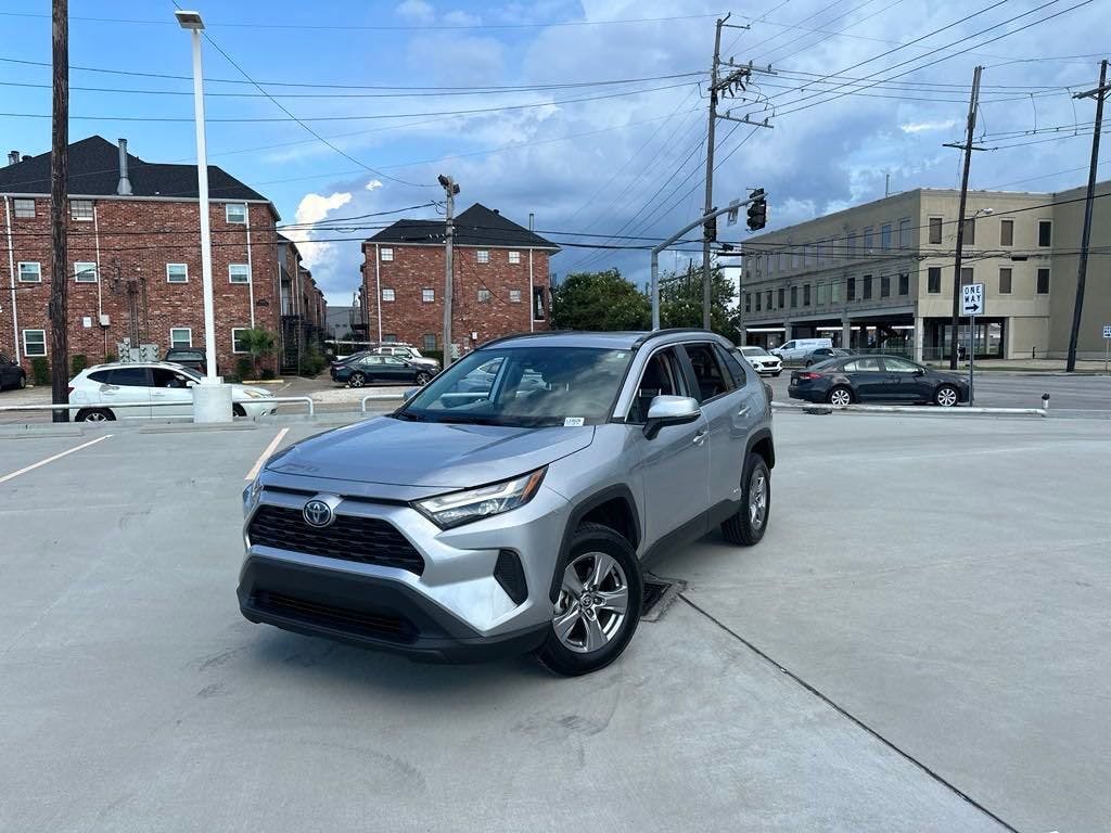 2022 Toyota RAV4 Hybrid XLE